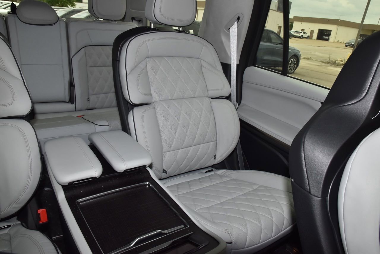 New 2026 Lincoln Navigator Black Label AWD/4WD image 23