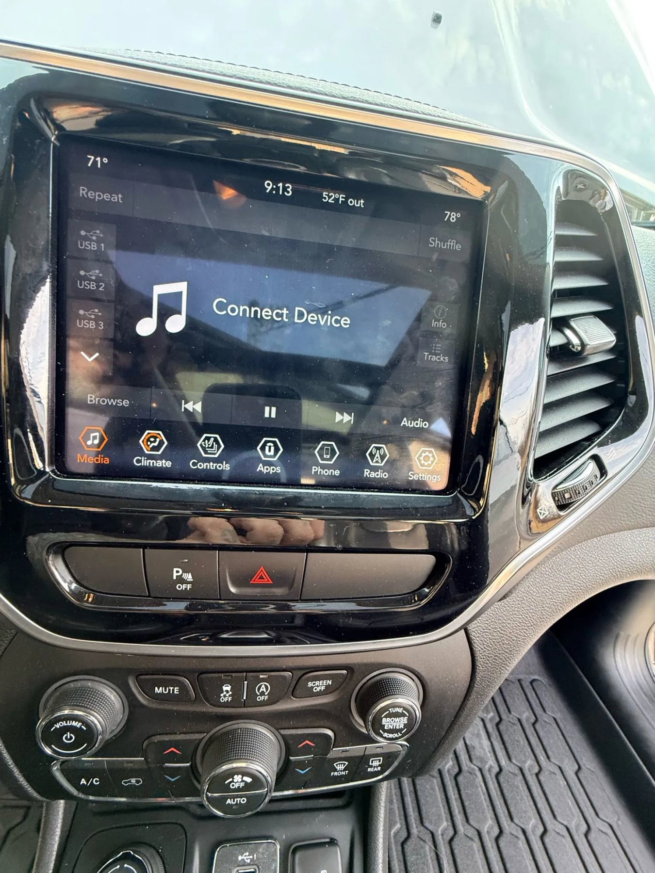 Used 2020 Jeep Cherokee Limited image 55