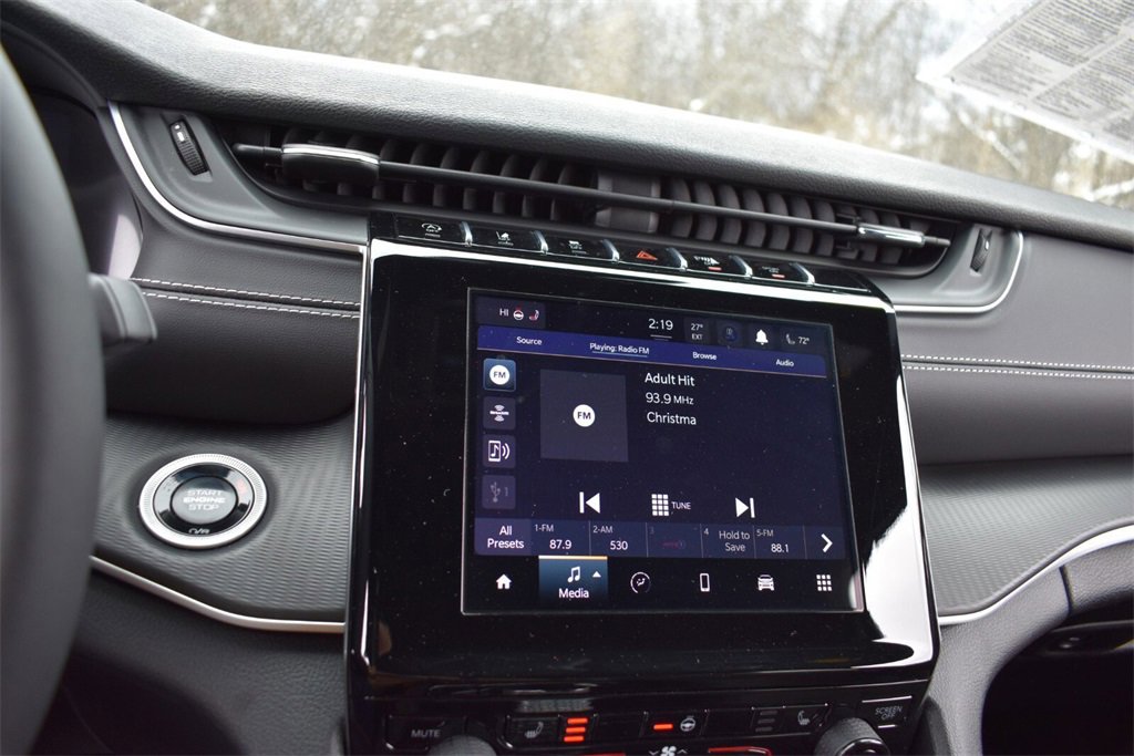 Used 2024 Jeep Grand Cherokee Altitude image 21