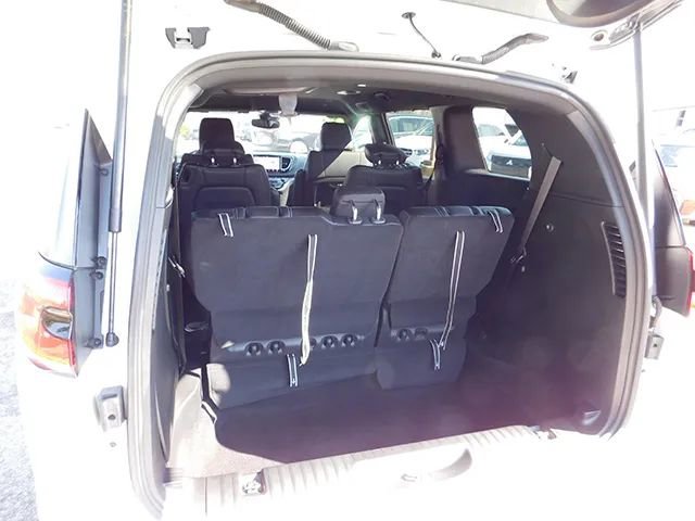 Used 2025 Chrysler Pacifica Select FWD image 7