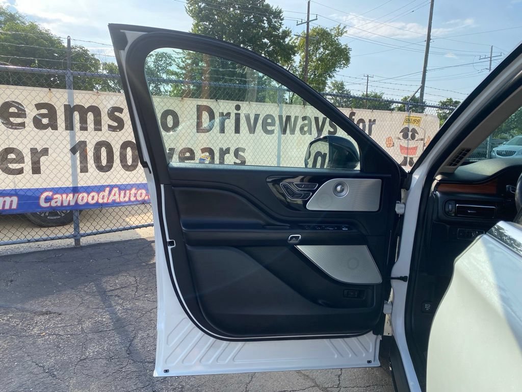 Used 2020 Lincoln Aviator Reserve w/ Equipment Group 201A AWD/4WD image 13