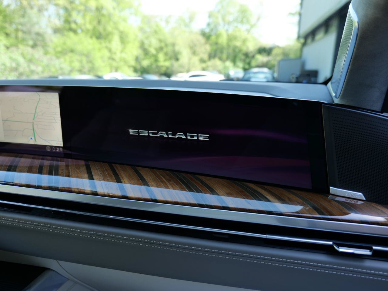 Used 2025 Cadillac Escalade Sport Platinum w/ LPO, Floor Liner Package AWD/4WD image 35