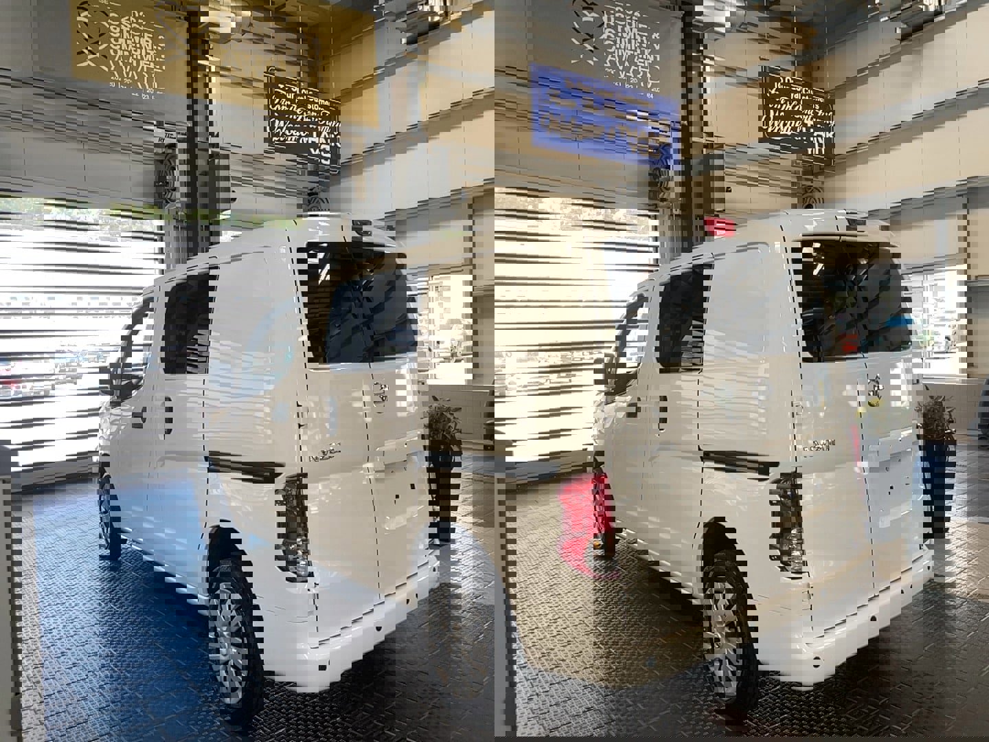 Used 2021 Nissan NV200 SV w/ Sliding Door Glass Package image 11