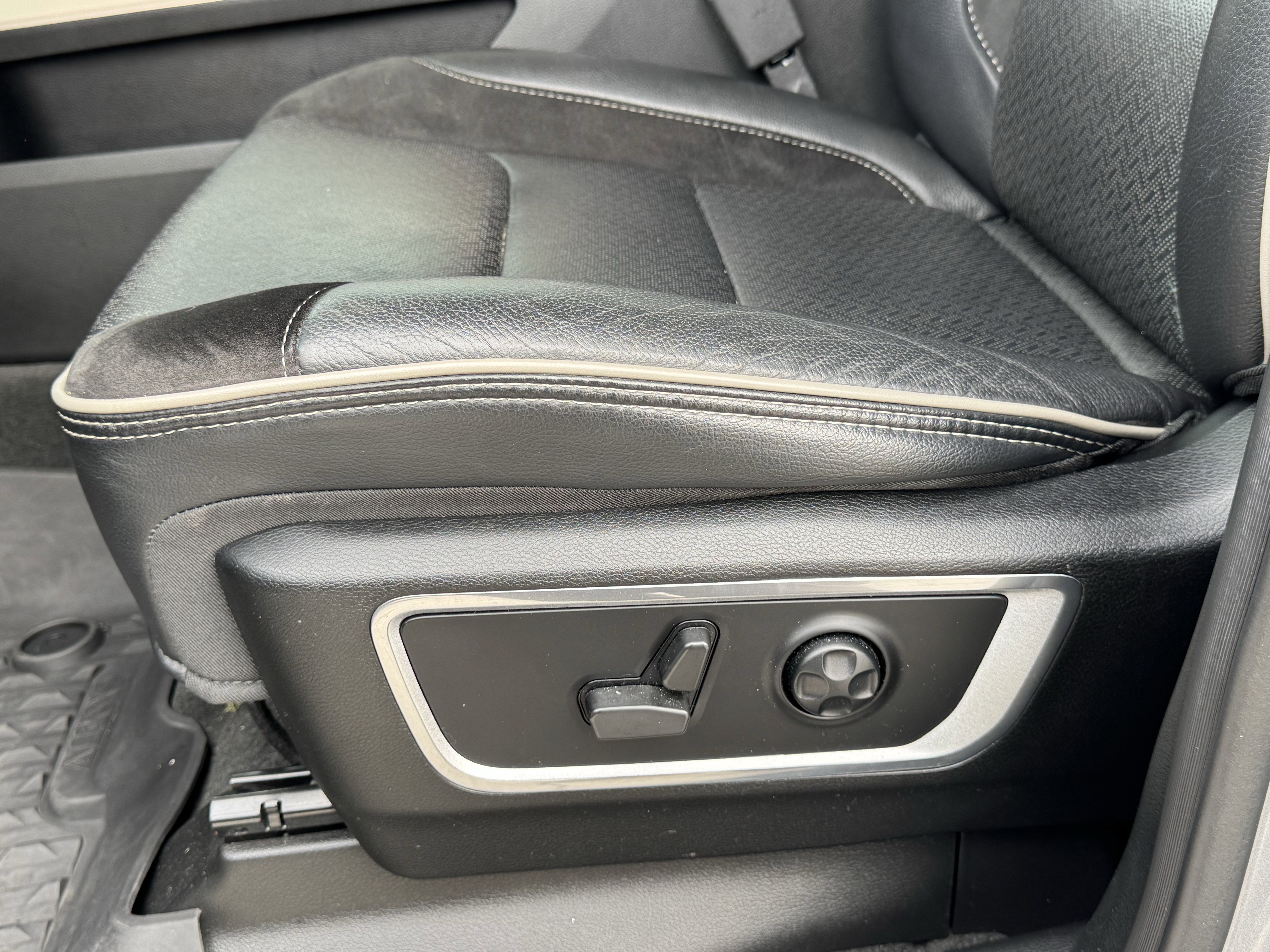 Used 2021 RAM 1500 Laramie image 27