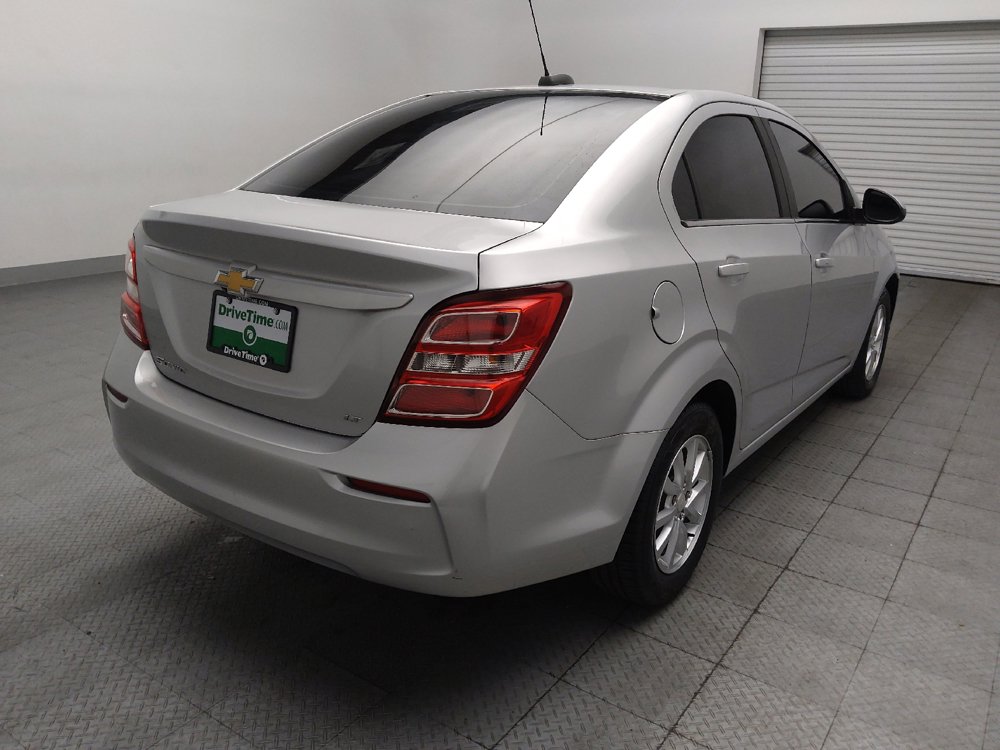 Used 2019 Chevrolet Sonic LT w/ Convenience Package FWD image 9