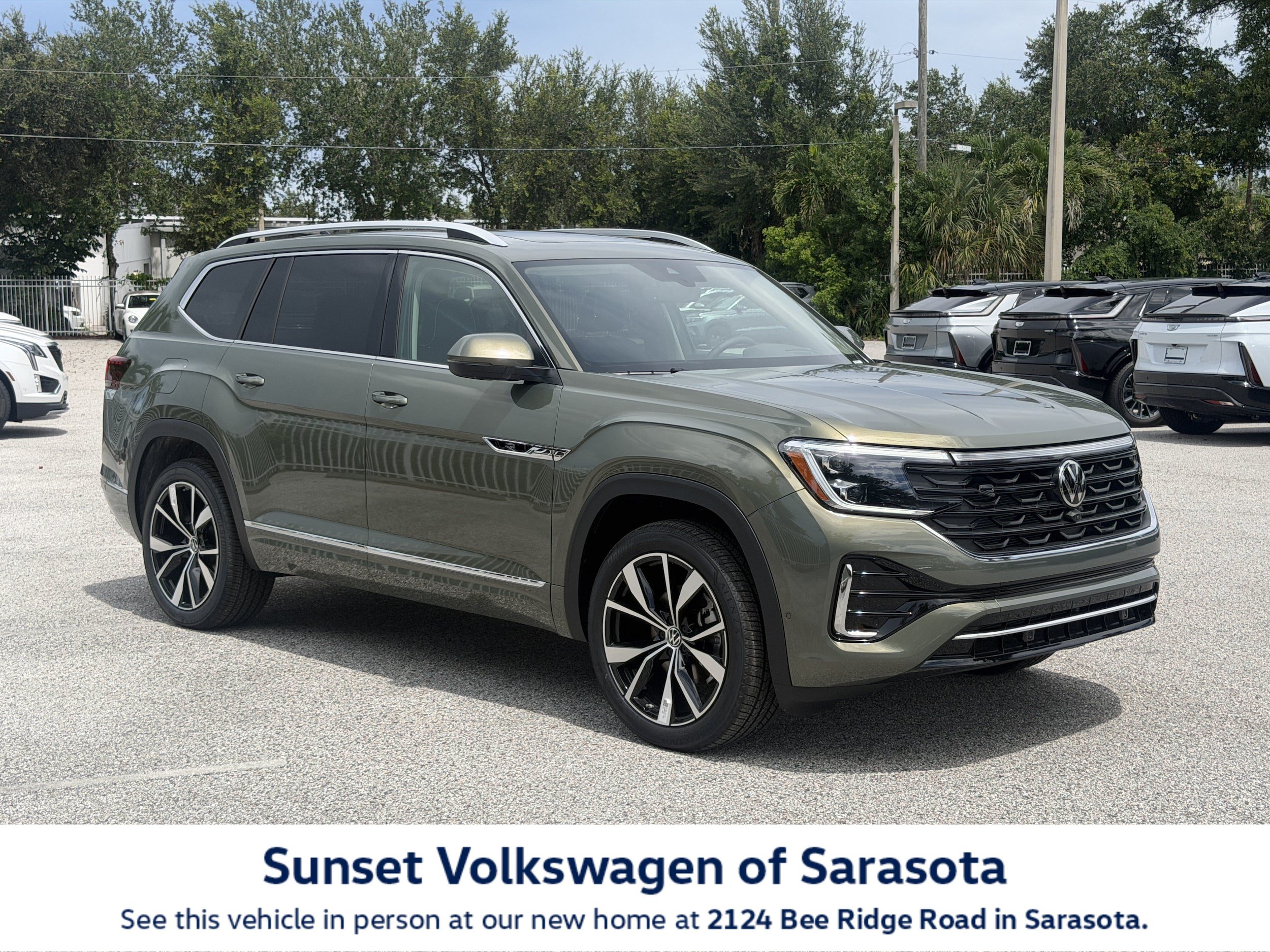 New 2026 Volkswagen Atlas SEL Premium R-Line AWD/4WD image 1