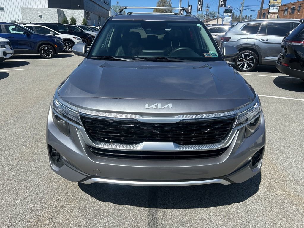 Certified 2022 Kia Seltos EX image 2