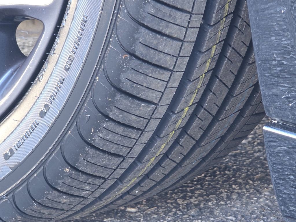 Used 2019 Chrysler 300 S w/ S Model Appearance Package image 10