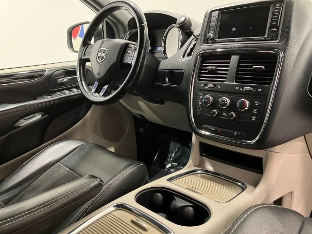 Used 2019 Dodge Grand Caravan SXT FWD image 25