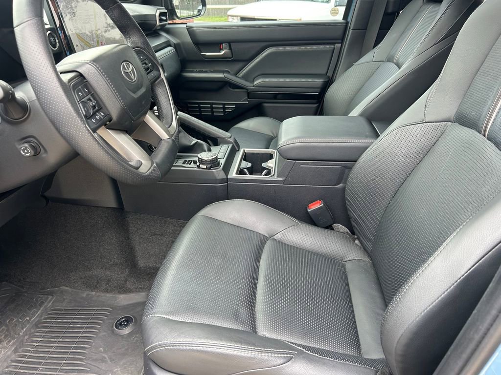 Used 2025 Toyota 4Runner Limited AWD/4WD image 11