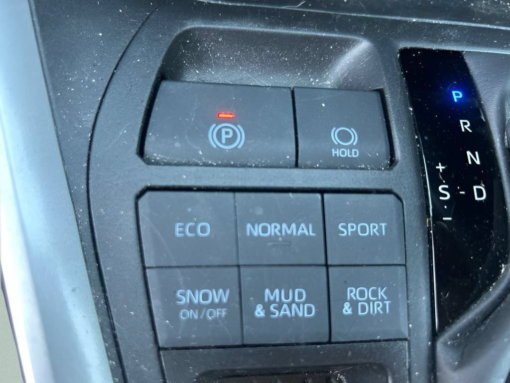 Used 2024 Toyota RAV4 XLE AWD/4WD image 6