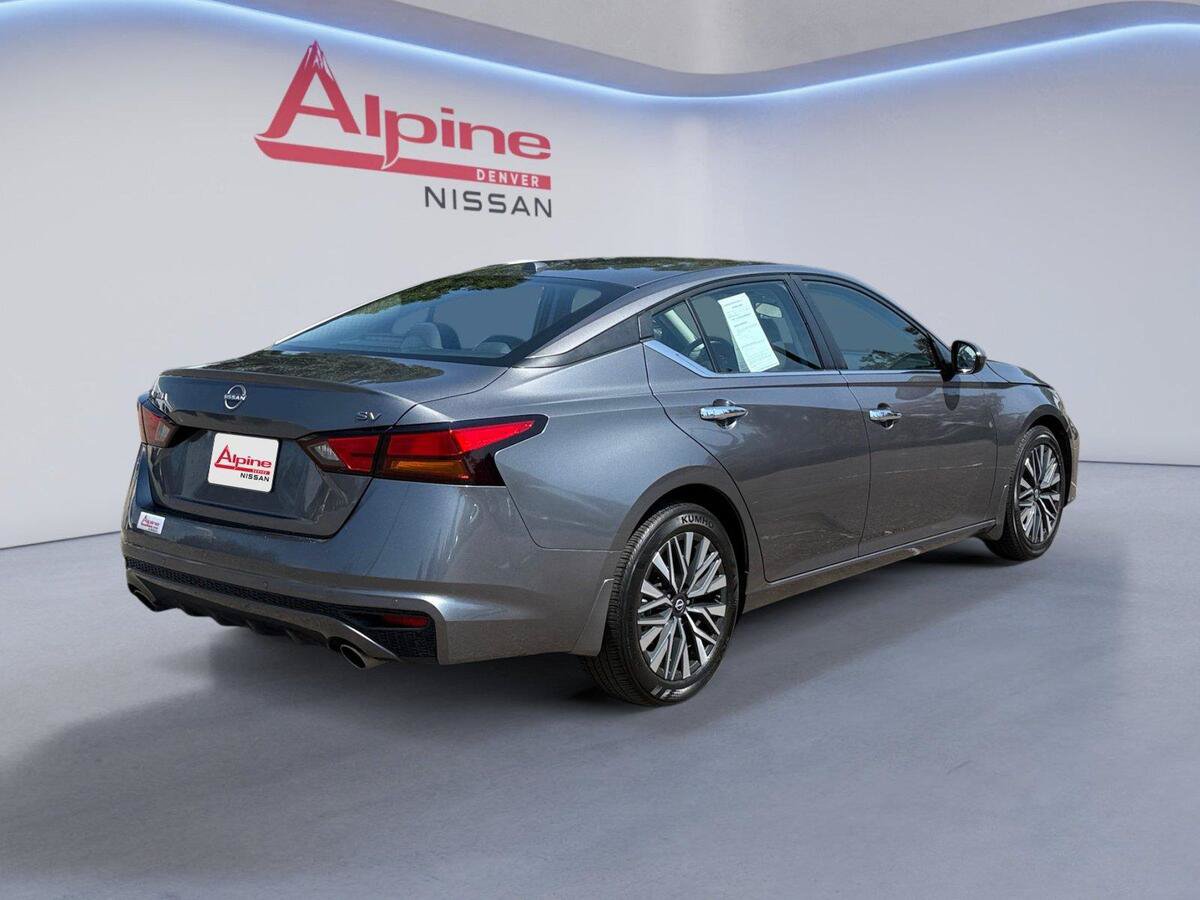 Used 2024 Nissan Altima 2.5 SV w/ SV Premium Package FWD image 5