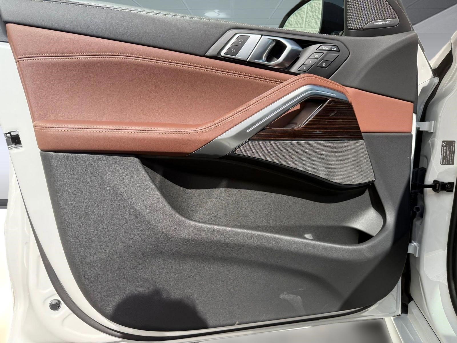 New 2026 BMW X6 xDrive40i w/ Climate Comfort Package image 11