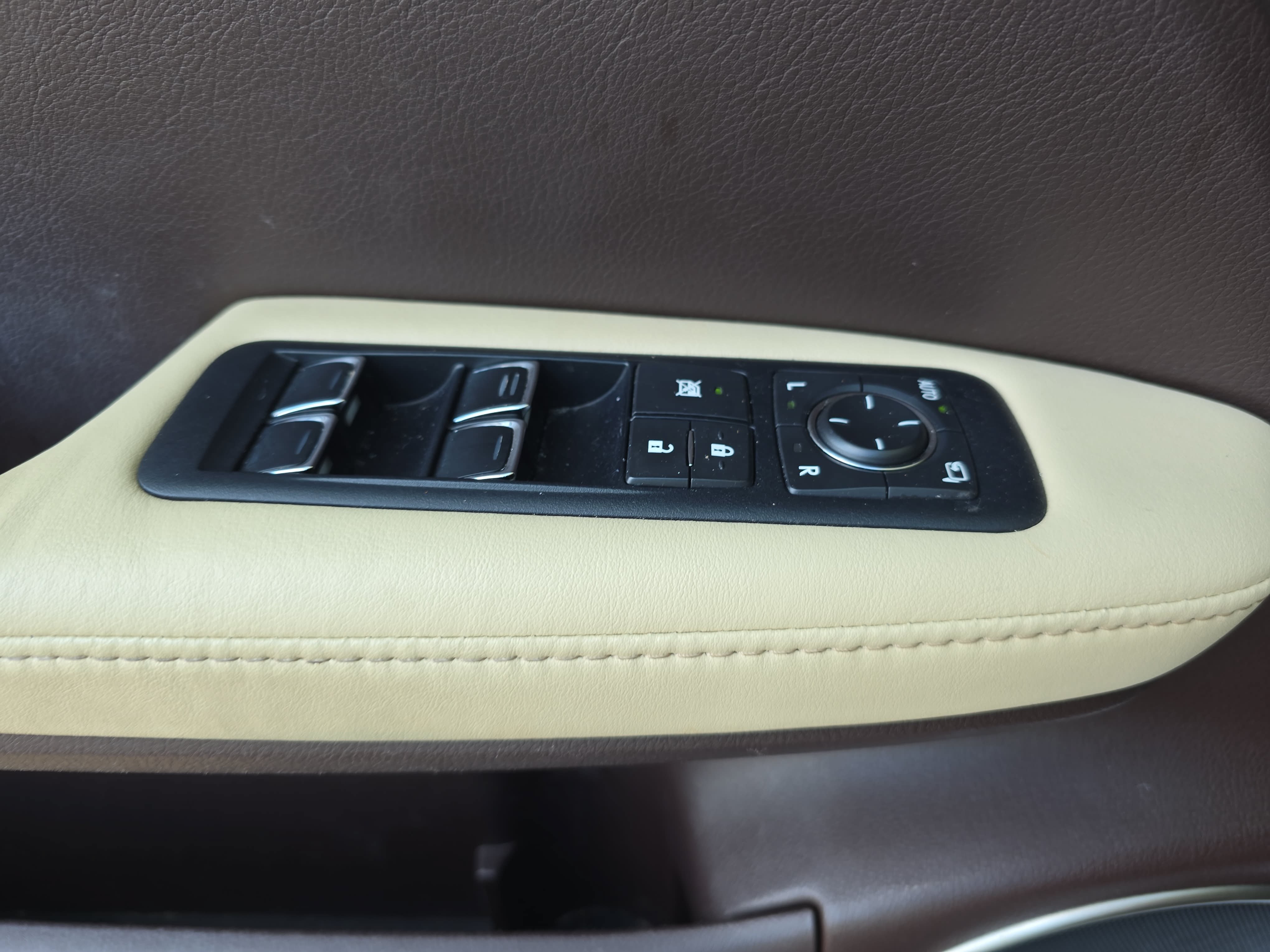 Used 2017 Lexus RX 350 FWD w/ Premium Package image 25