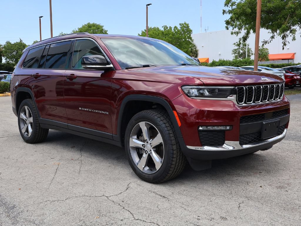 Used 2022 Jeep Grand Cherokee L Limited AWD/4WD image 2