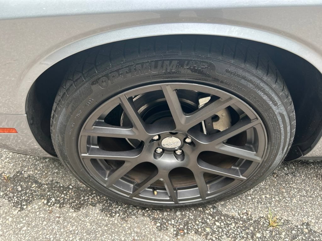Used 2016 Dodge Challenger R/T RWD image 11