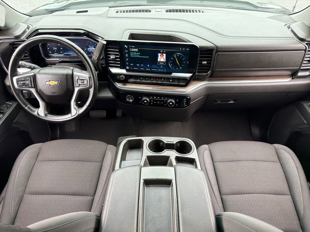 Used 2024 Chevrolet Silverado 1500 LT image 24