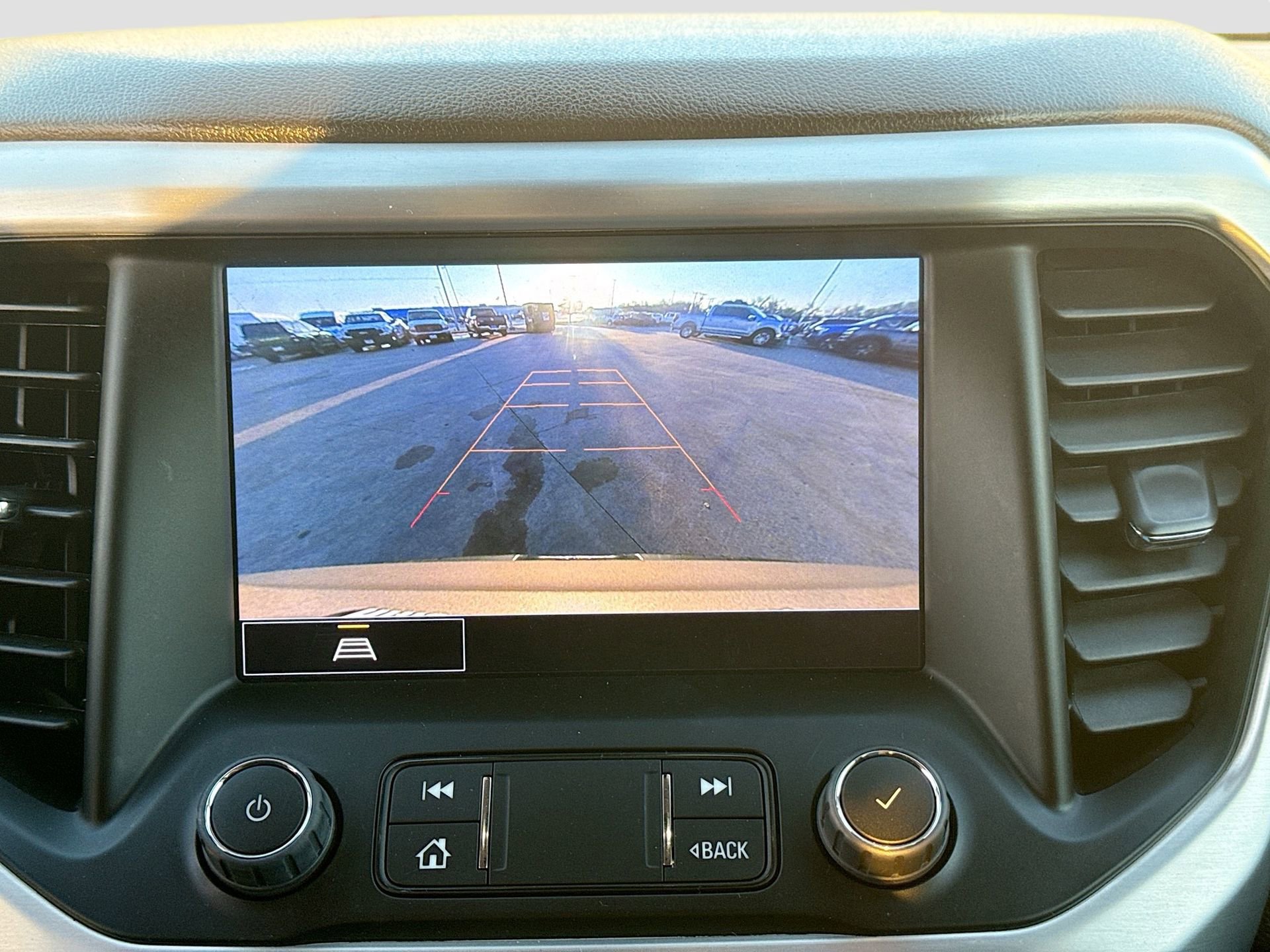 Used 2023 GMC Acadia SLT image 15