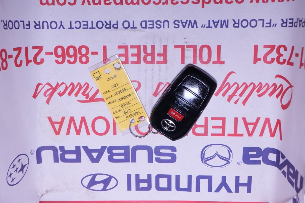 Used 2022 Toyota Corolla Cross XLE w/ Convenience Package AWD/4WD image 39