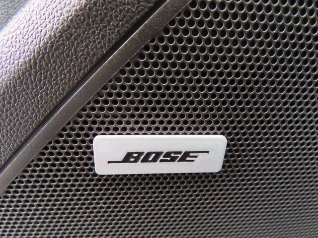Used 2023 Chevrolet Bolt EUV Premier w/ Sun & Sound Package FWD image 14