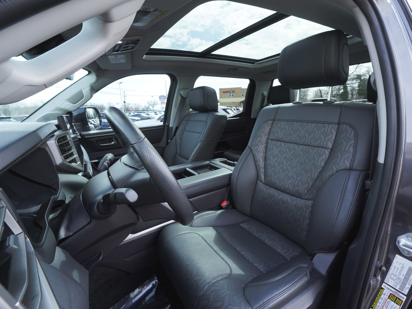 Used 2024 Toyota Tundra Limited AWD/4WD image 35