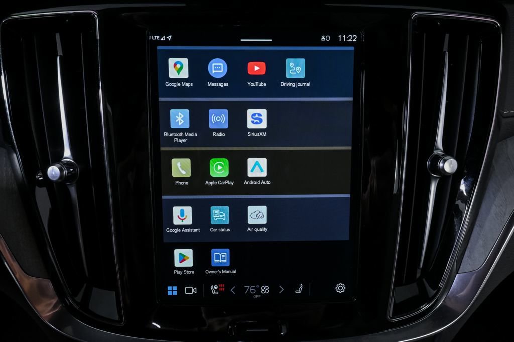 Used 2025 Volvo V60 B5 Cross Country Ultra image 15