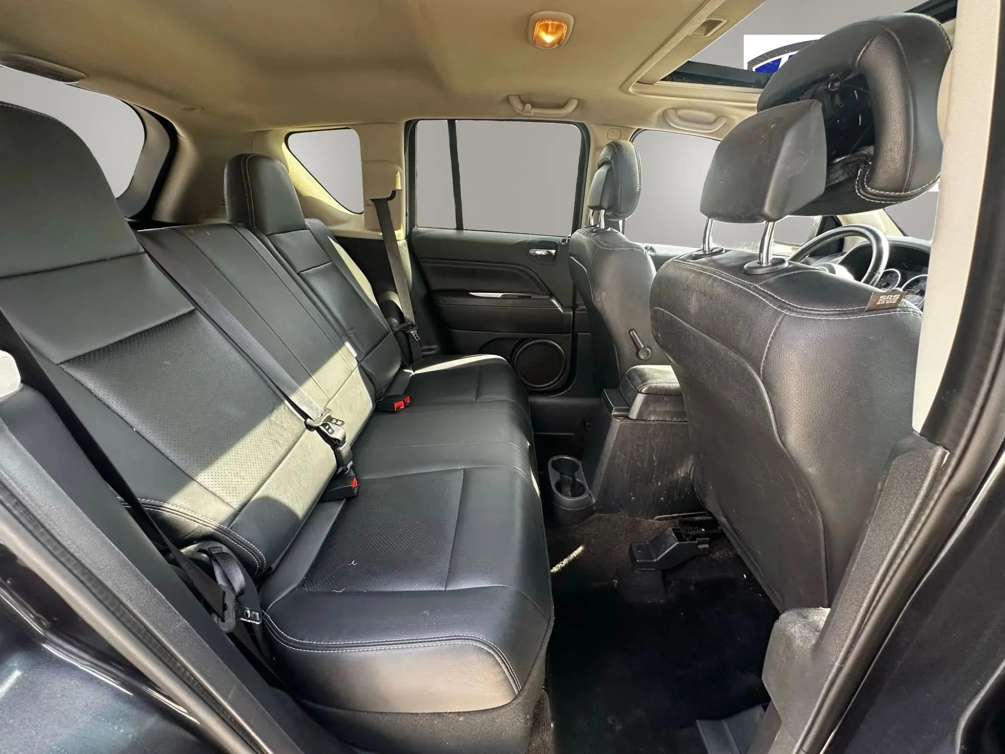 Used 2015 Jeep Compass High Altitude FWD image 31