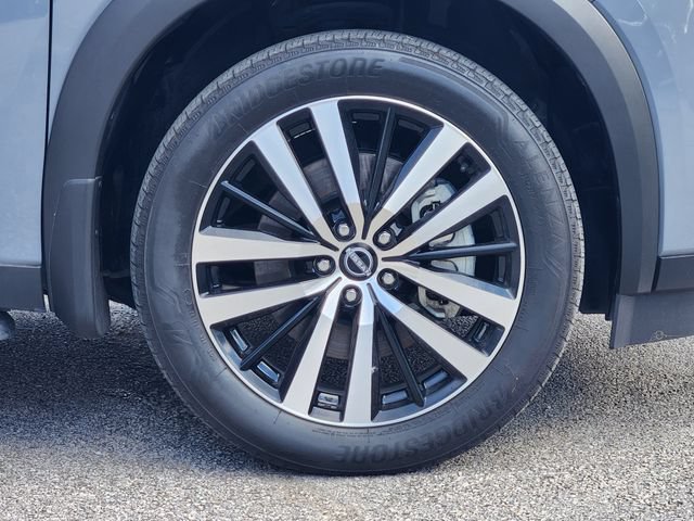 Used 2025 Nissan Pathfinder Platinum w/ Lighting Package (N93) FWD image 11