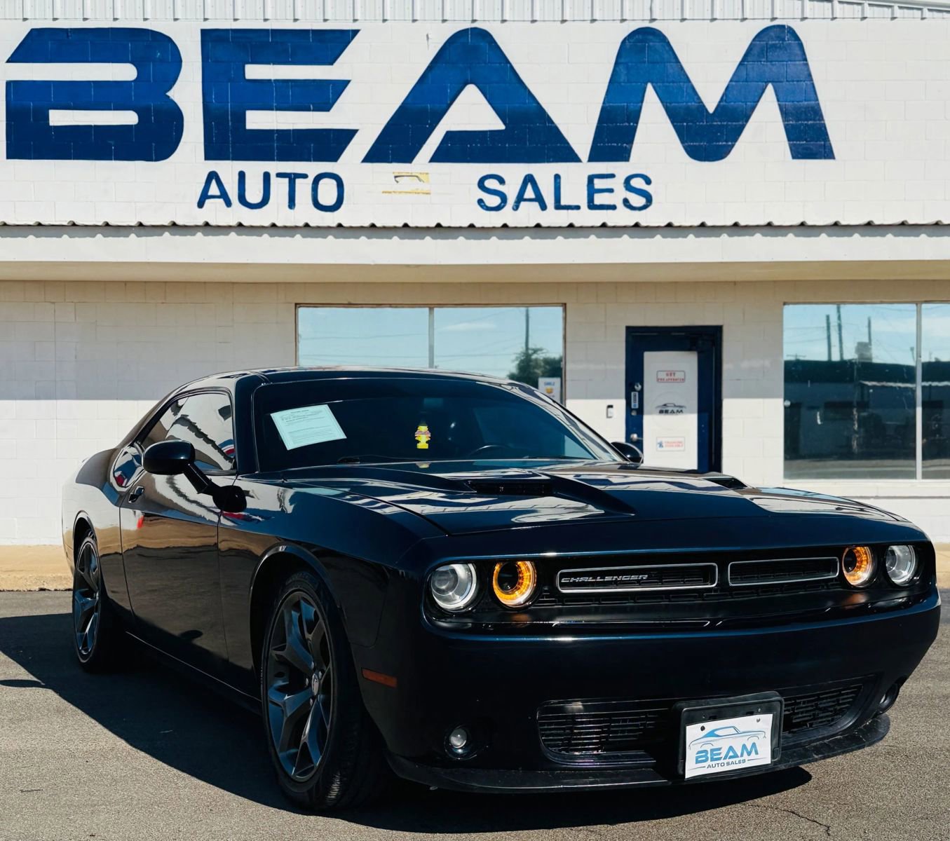 Used 2016 Dodge Challenger SXT Plus image 1