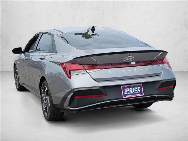 Used 2025 Hyundai Elantra Sport FWD image 8