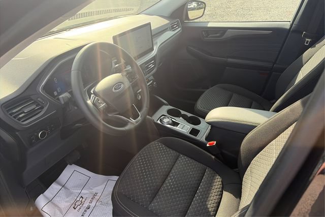 Used 2023 Ford Escape Active w/ Tech Pack #1 AWD/4WD image 9