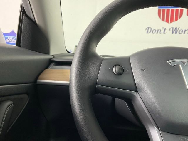 Used 2020 Tesla Model 3 Standard Range image 24