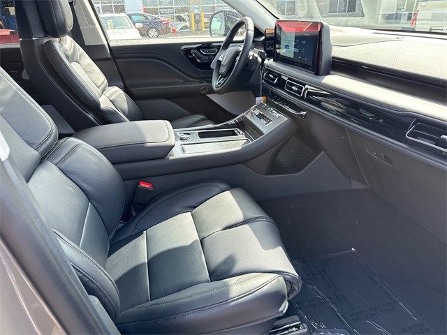 New 2025 Lincoln Aviator Reserve w/ Equipment Group 201A image 32