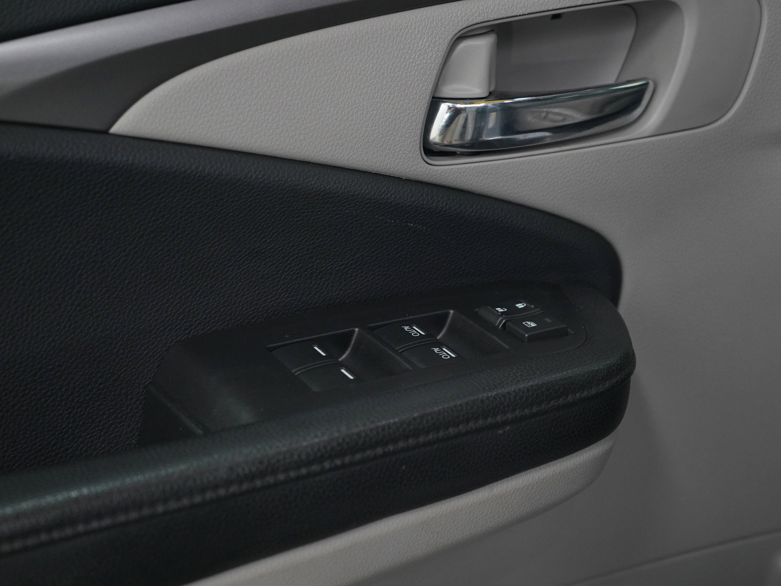 Used 2018 Honda Pilot EX-L image 22