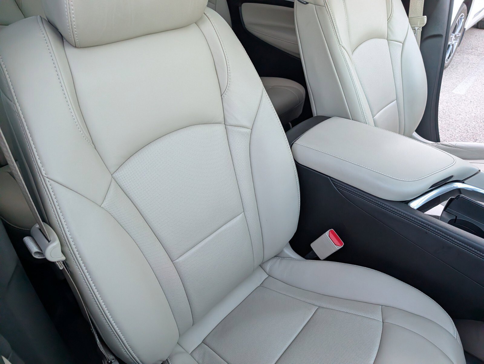 Used 2018 Buick Enclave Essence w/ Trailering Package AWD/4WD image 26