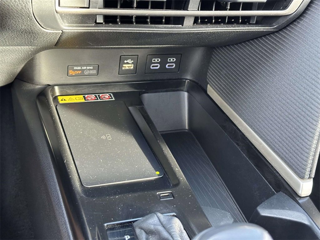 Certified 2025 Toyota Camry SE image 6