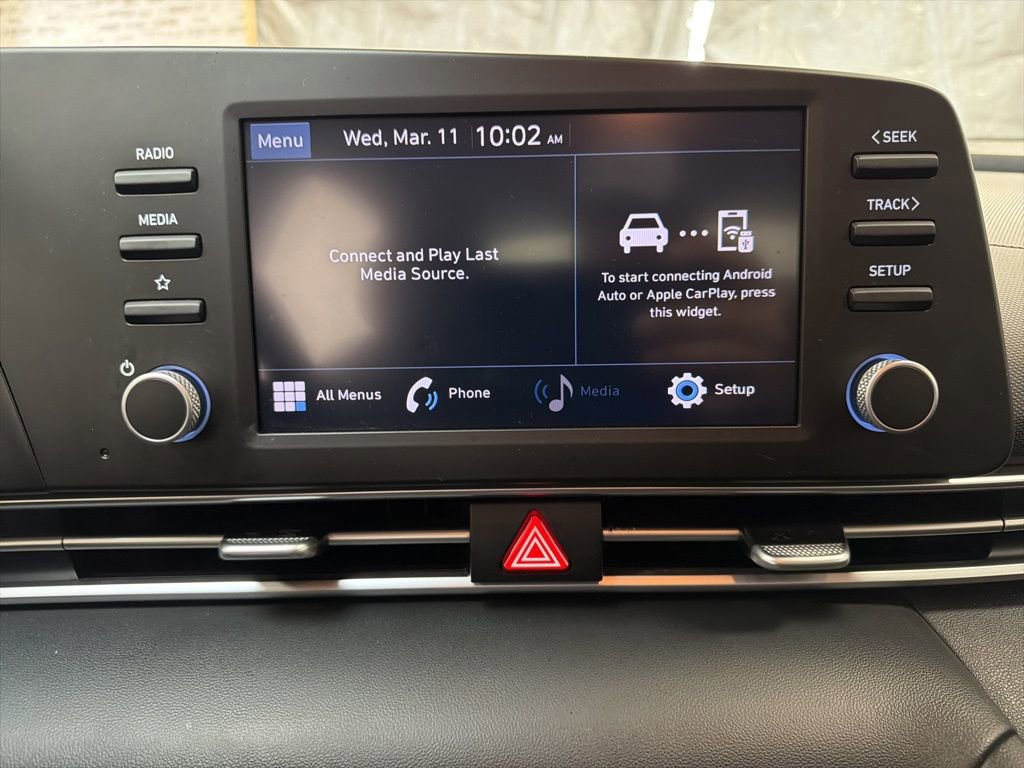 Certified 2022 Hyundai Elantra SE image 18