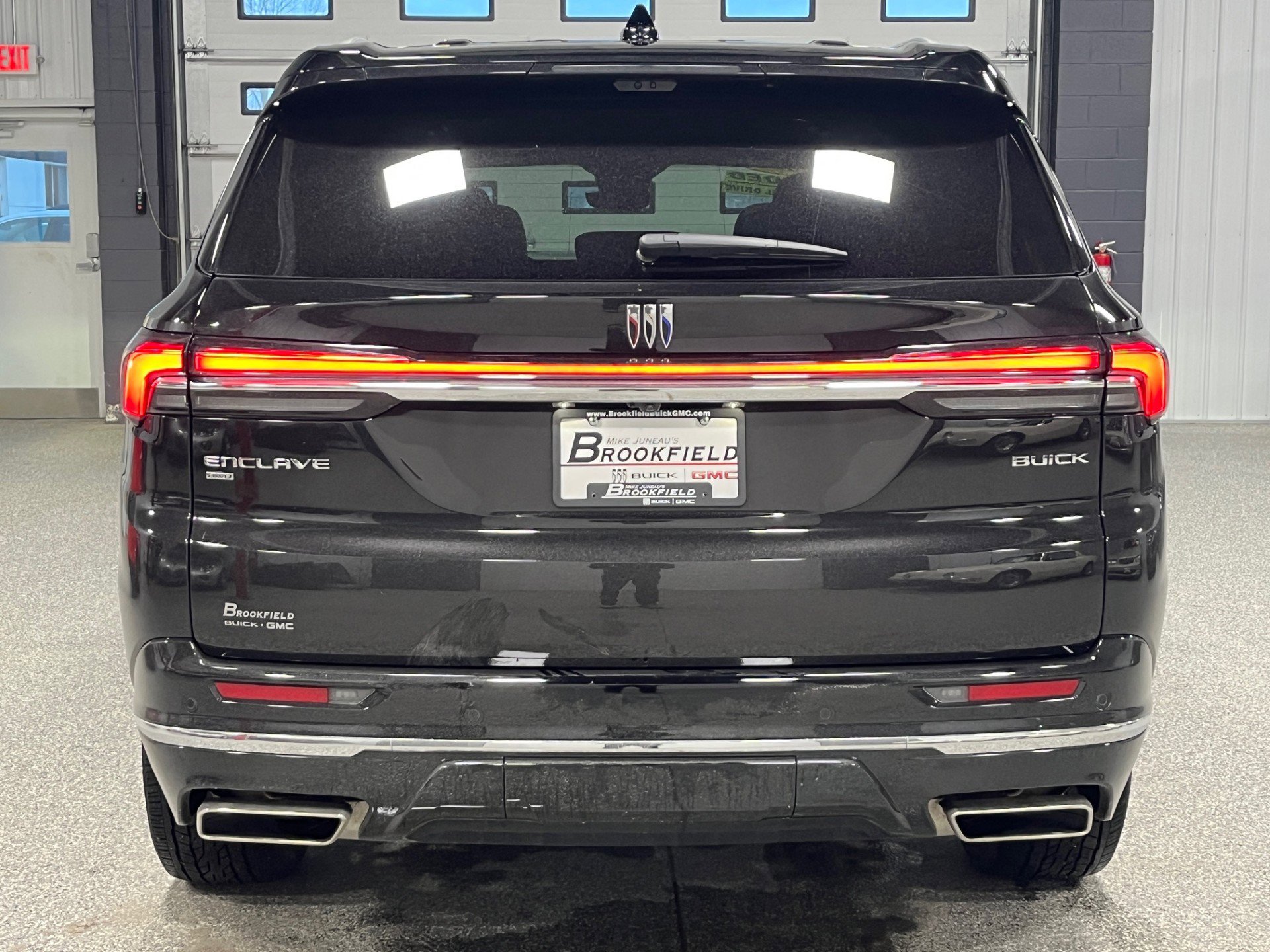 Certified 2025 Buick Enclave Avenir w/ Super Cruise Package image 4