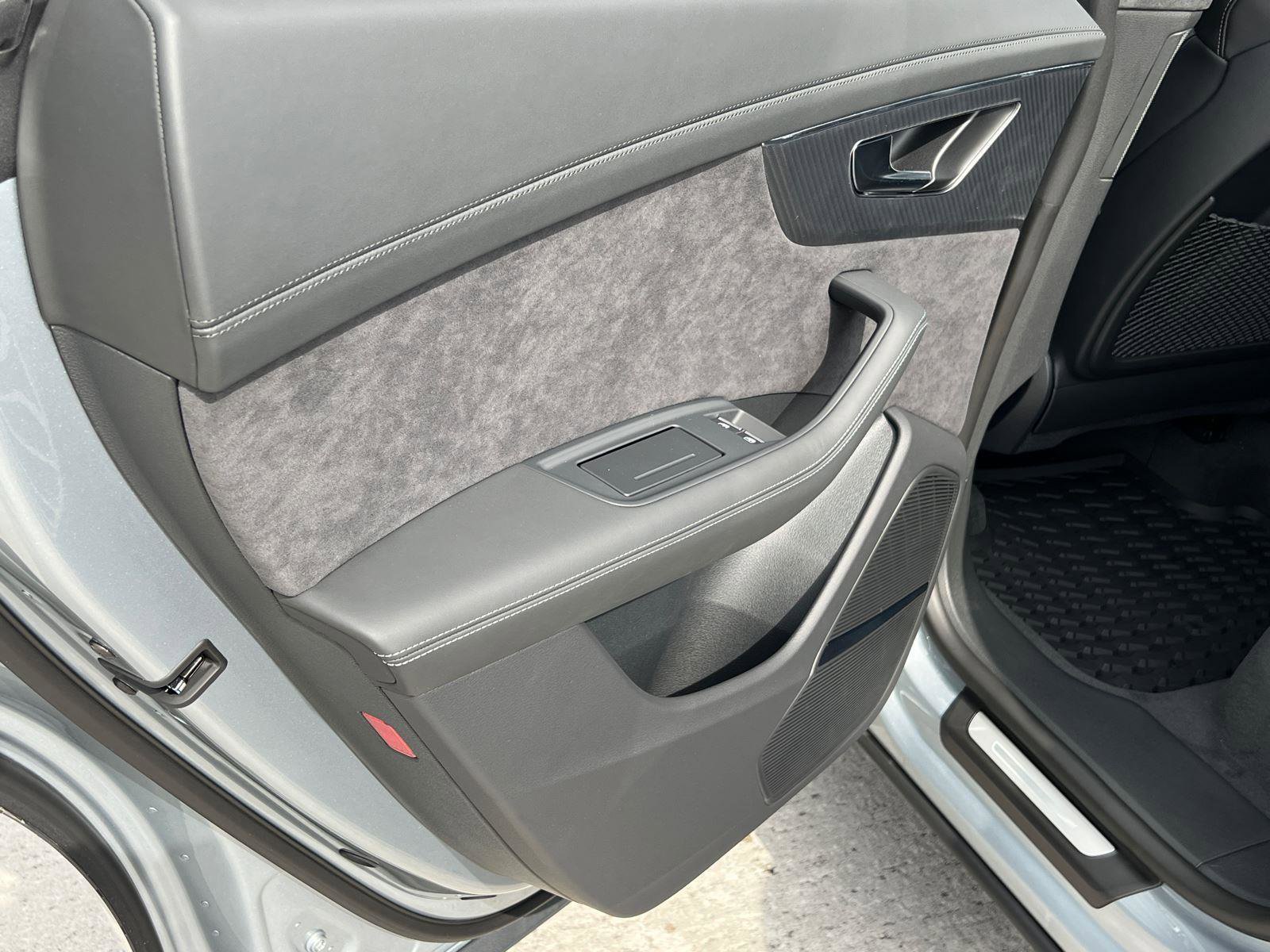 New 2025 Audi SQ8 Prestige image 15