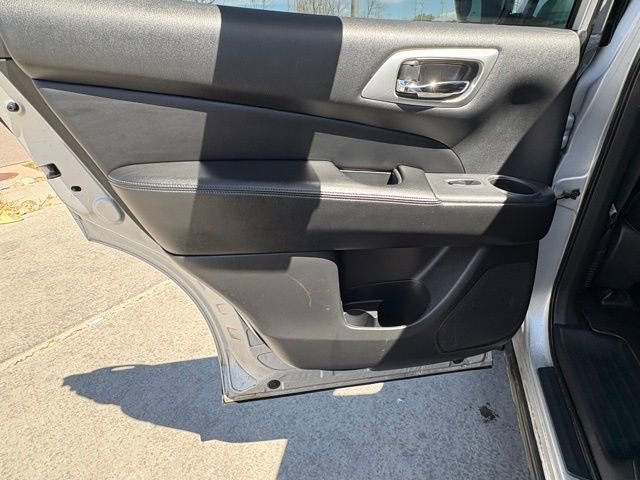 Used 2019 Nissan Pathfinder SL AWD/4WD image 26