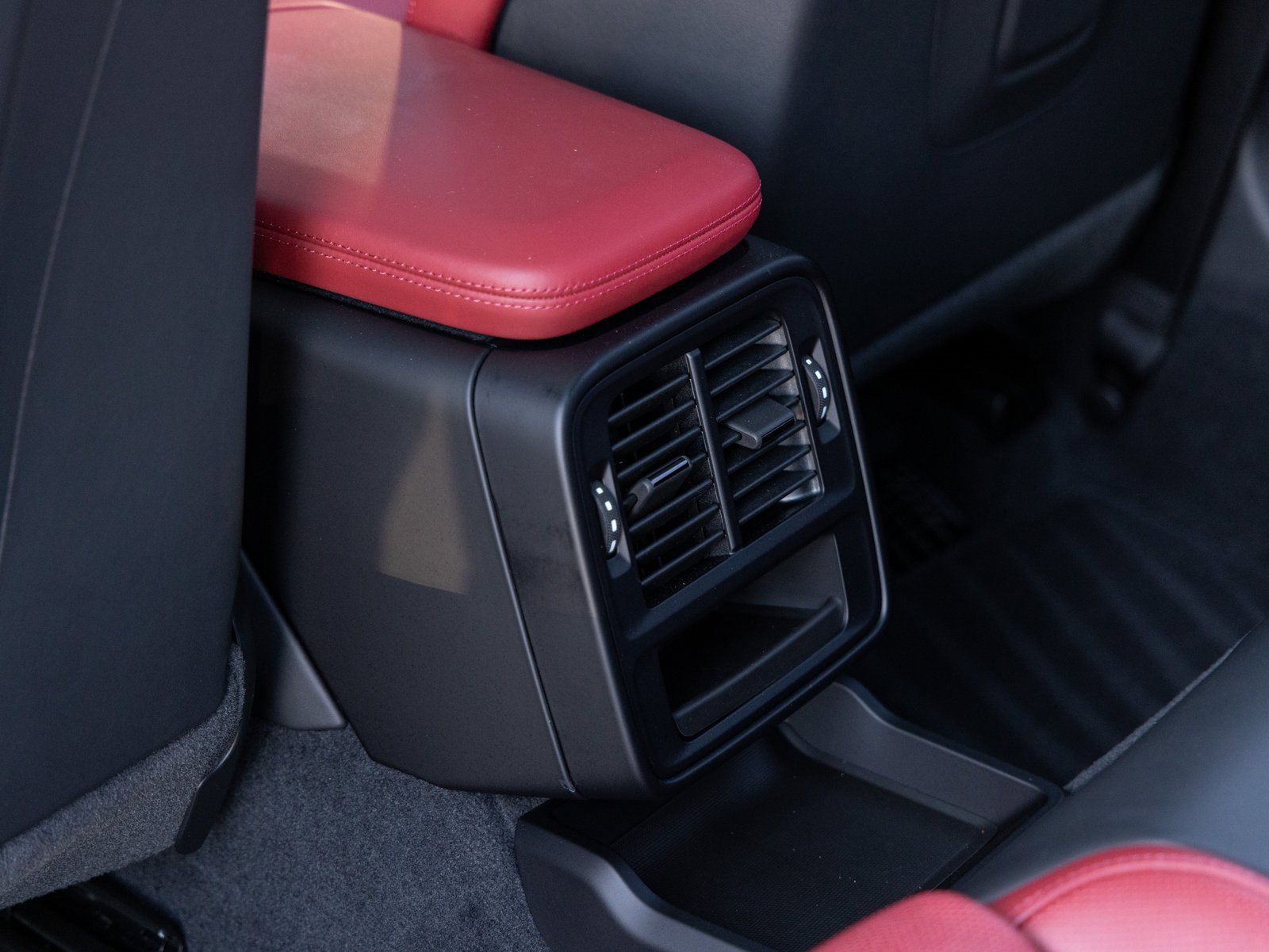 Used 2023 Porsche Taycan image 24