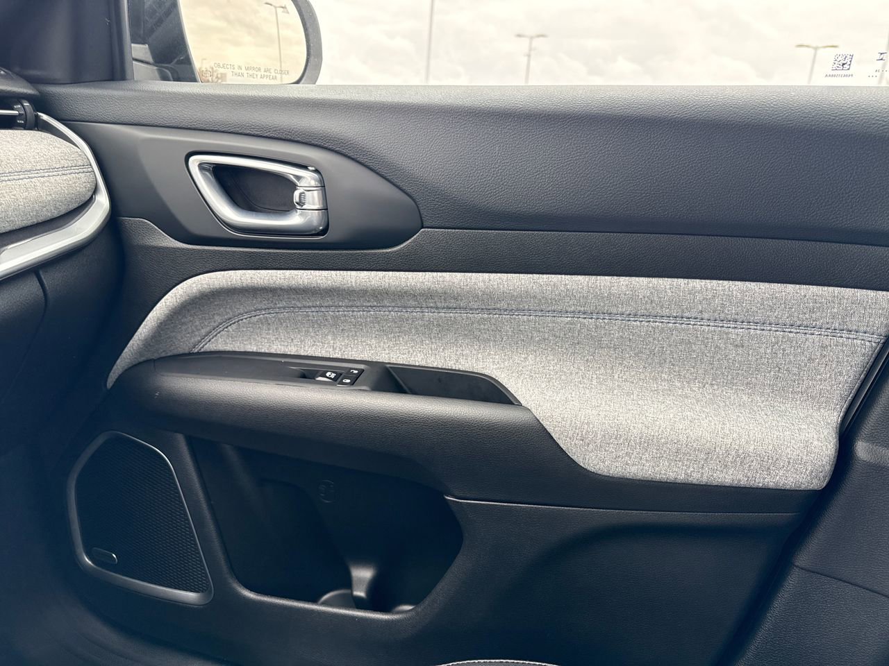 Used 2024 Jeep Compass Latitude w/ Sun and Sound Group image 25