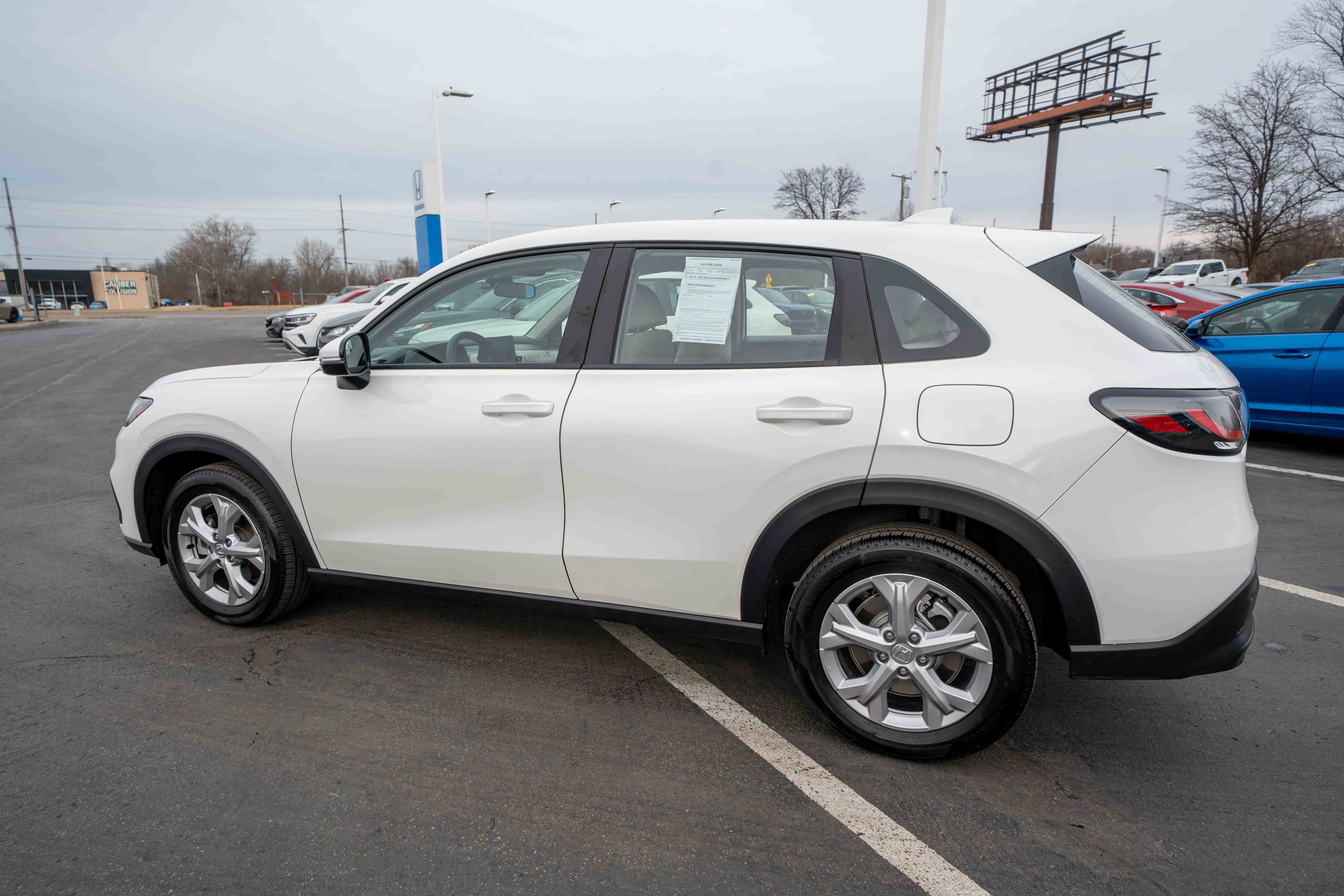 Used 2025 Honda HR-V LX image 4