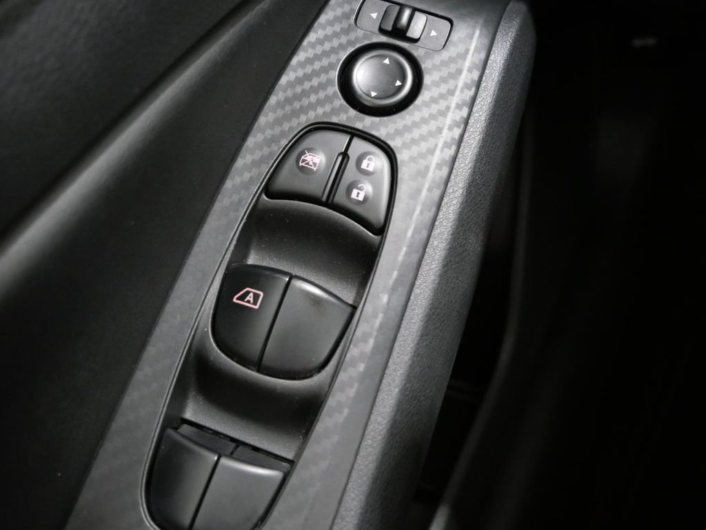 Used 2025 Nissan Altima 2.5 SV FWD image 13