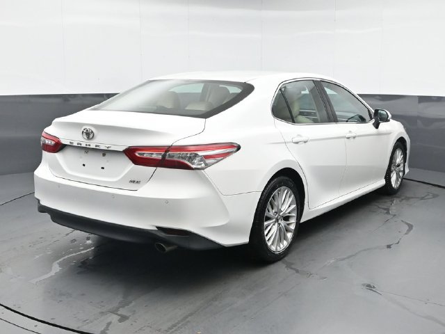 Used 2018 Toyota Camry XLE FWD image 5