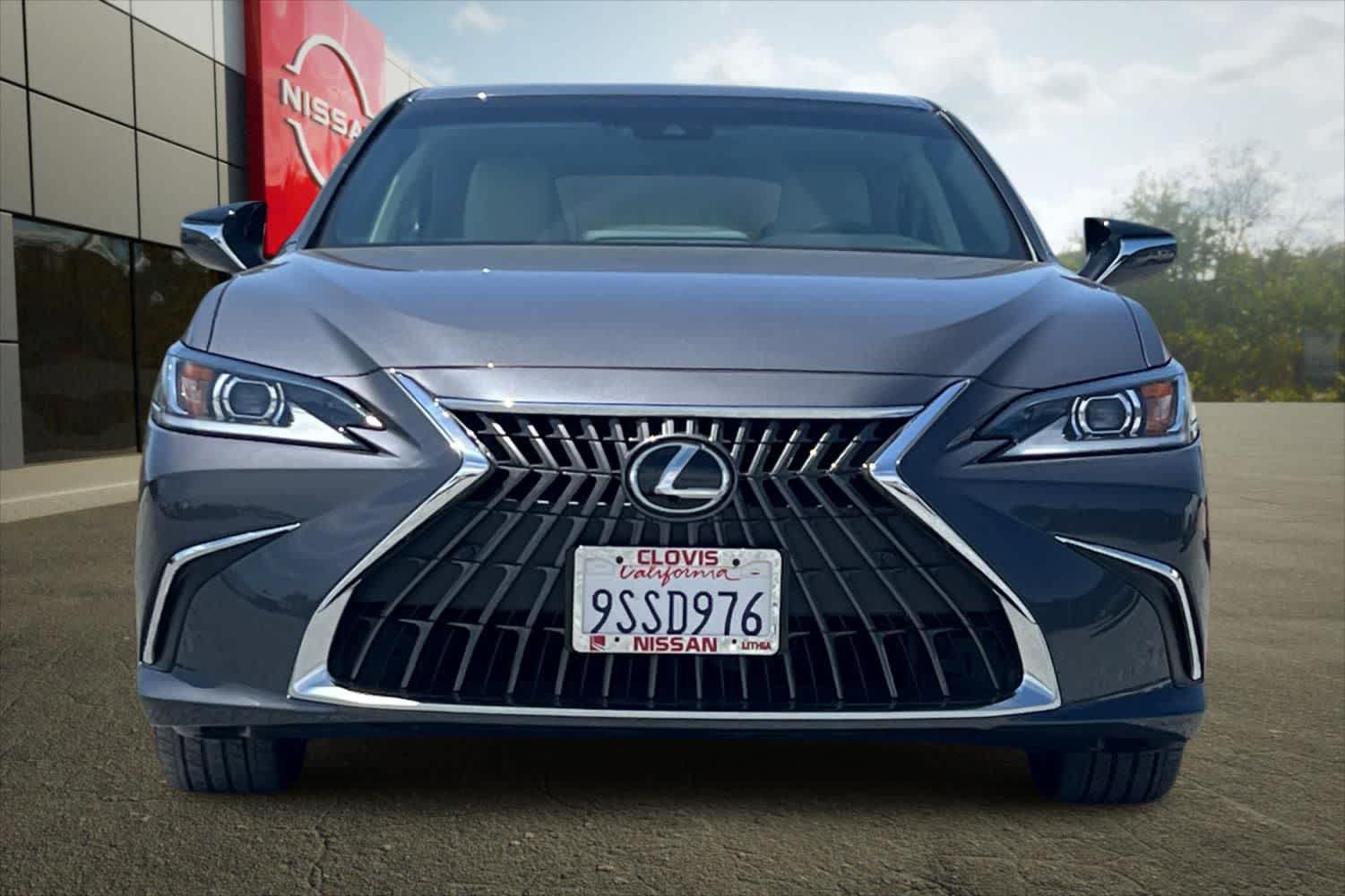 Used 2025 Lexus ES 300h w/ Premium Package FWD image 11