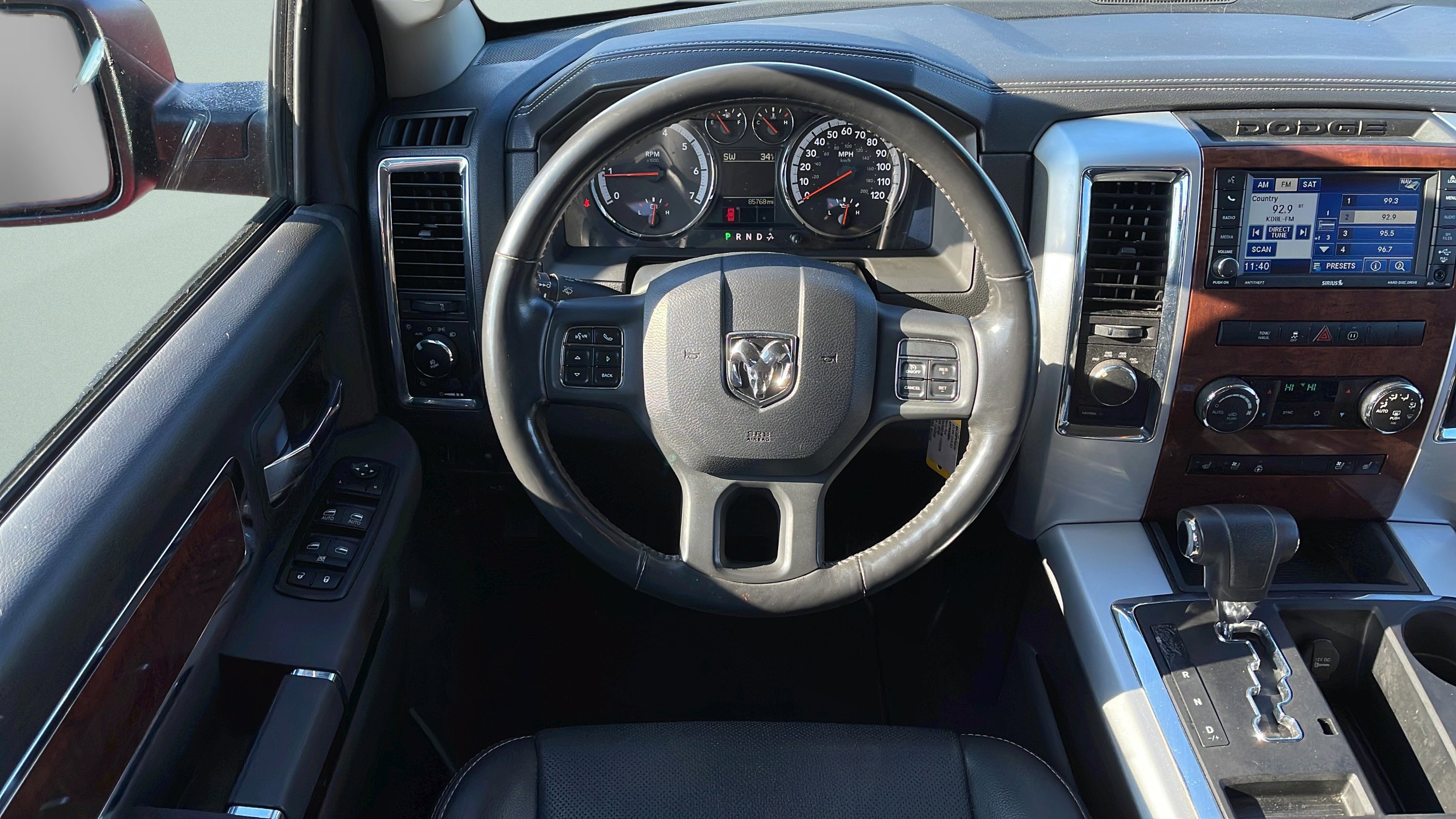 Used 2012 RAM 1500 Laramie AWD/4WD image 9