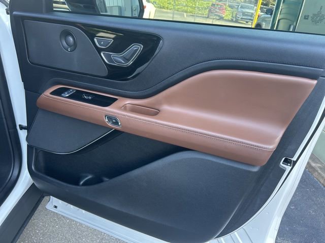 Used 2021 Lincoln Aviator Reserve w/ Class IV Trailer Tow Package image 41