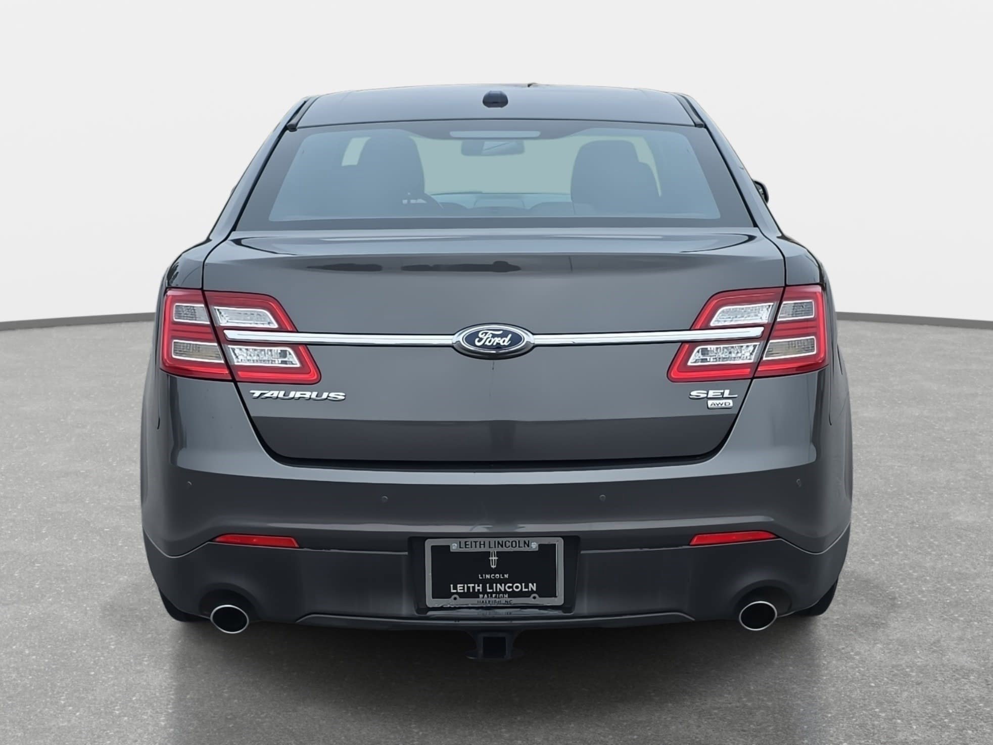 Used 2016 Ford Taurus SEL image 6