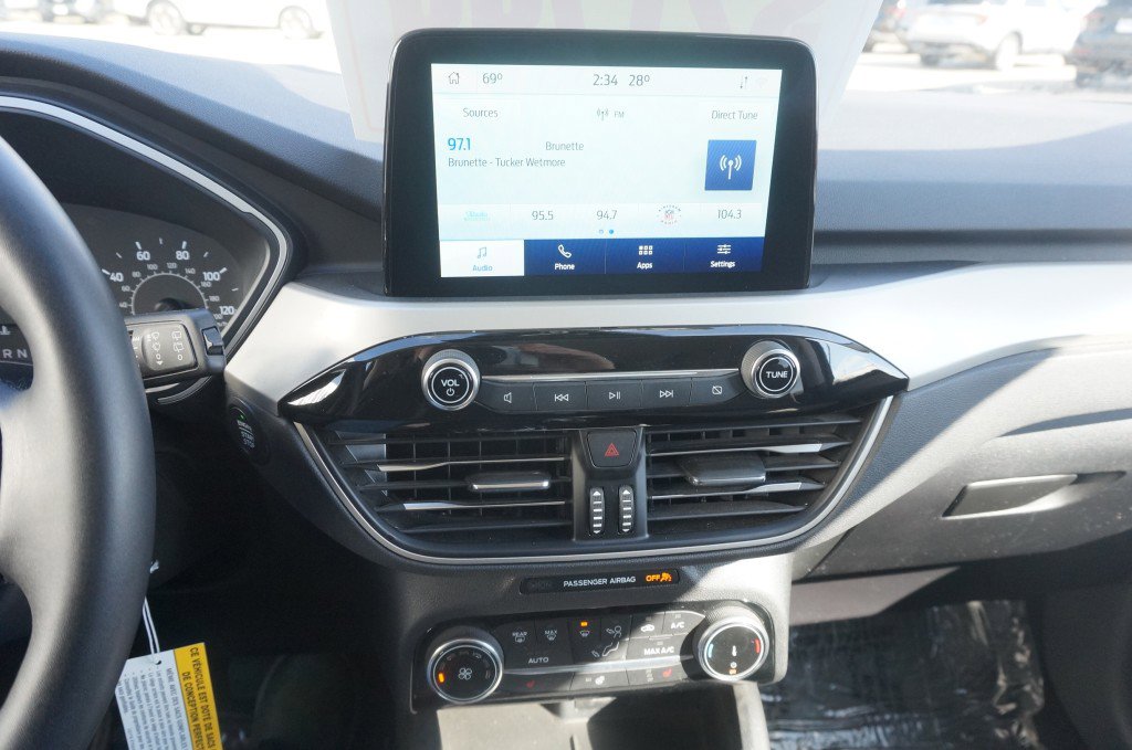 Used 2022 Ford Escape SE w/ Cold Weather Package image 11